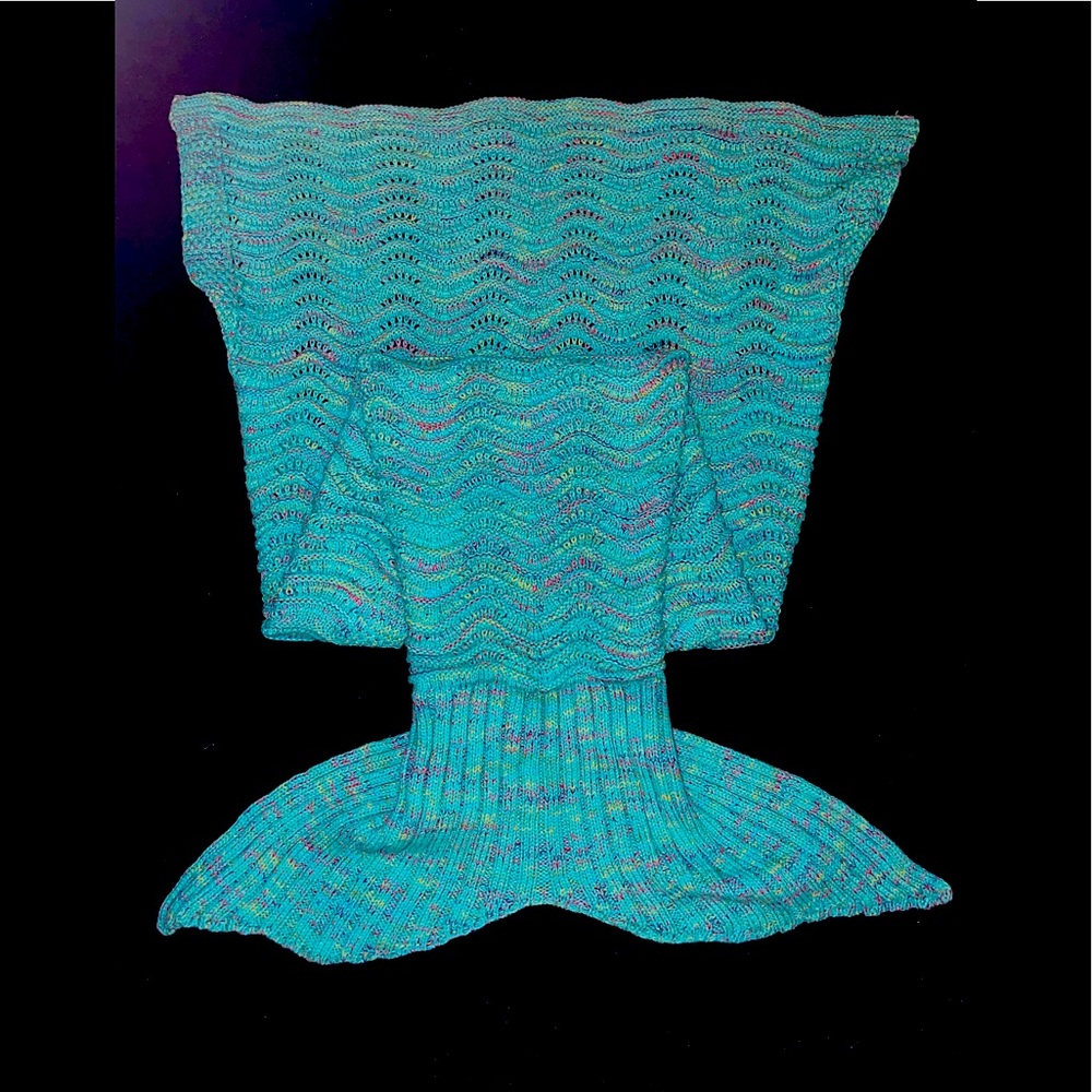 Mermaid Tail Knit Blanket